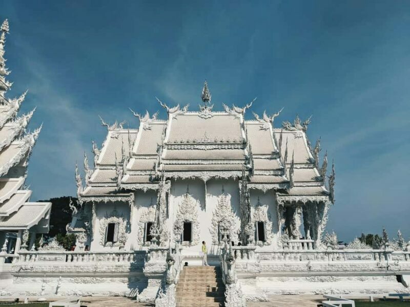 Chiang Rai: Private 1 Day Temple Tour & Golden Triangle - Key Points