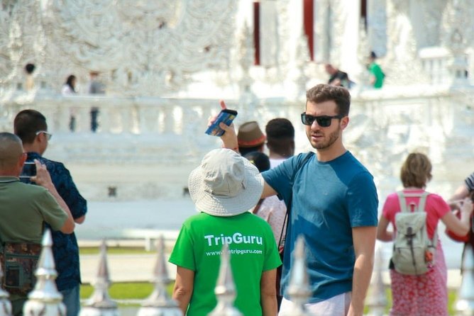 Chiang Rai Temples Private Tour: White Temple, Blue Temple & Black House - Meeting and Pickup Information