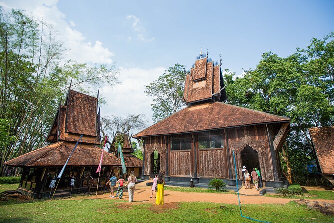 Chiang Rai Temples Private Tour: White Temple, Blue Temple & Black House - Artistic Brilliance at Black House