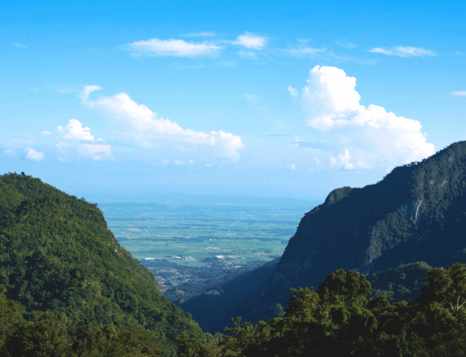 Chiang Rai: Temples, Waterfalls, Golden Triangle Guided Tour - Comfortable Attire for Visiting Temples