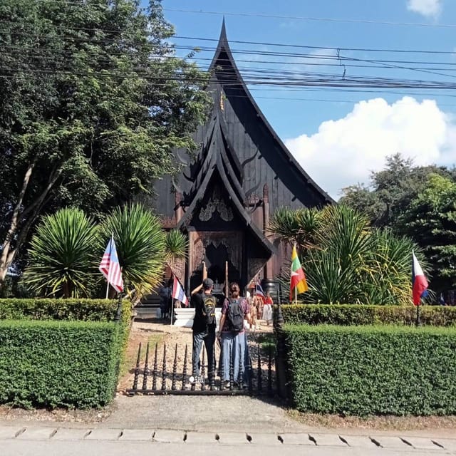 Chiang Rai White and Blue Temple, Black Museum, Lalitta Cafe - Transportation and Distance