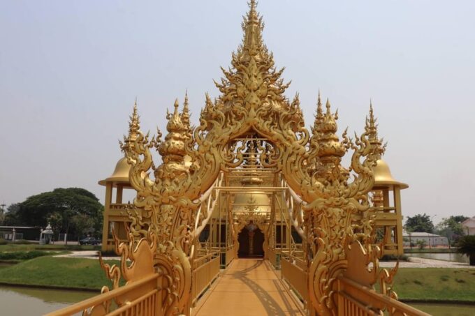 Chiang Rai White and Blue Temple, Black Museum, Lalitta Cafe - Guide and Insurance