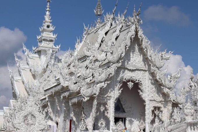 Chiang Rai White & Blue & Huay Pla Kang Temple& Lalitta Cafe - Travel Information