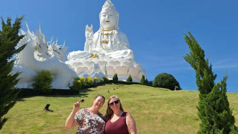 Chiang Rai:Guided Highlights attraction places private tour - The Golden Triangle (Mae Sai)