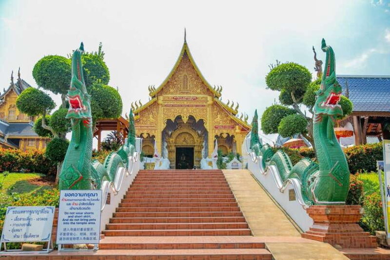 Chiangma: Wat Ban Den, Blue Temple & Sticky Waterfall. - Sticky Waterfall Experience