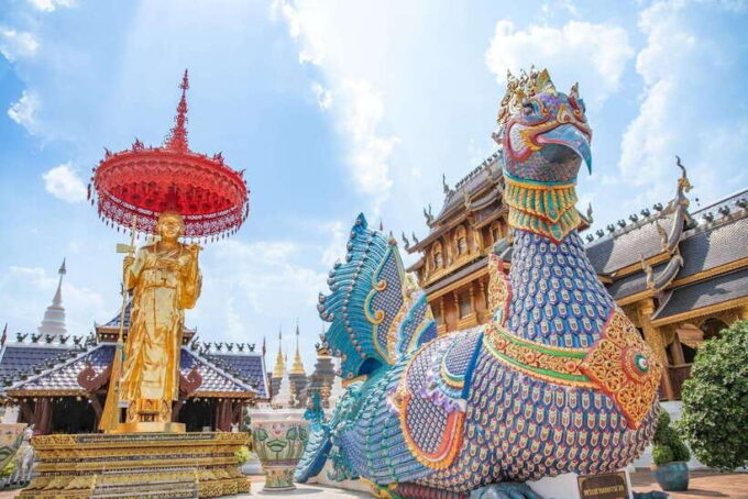 Chiangma: Wat Ban Den, Blue Temple & Sticky Waterfall. - Chiang Mais Cultural Treasures