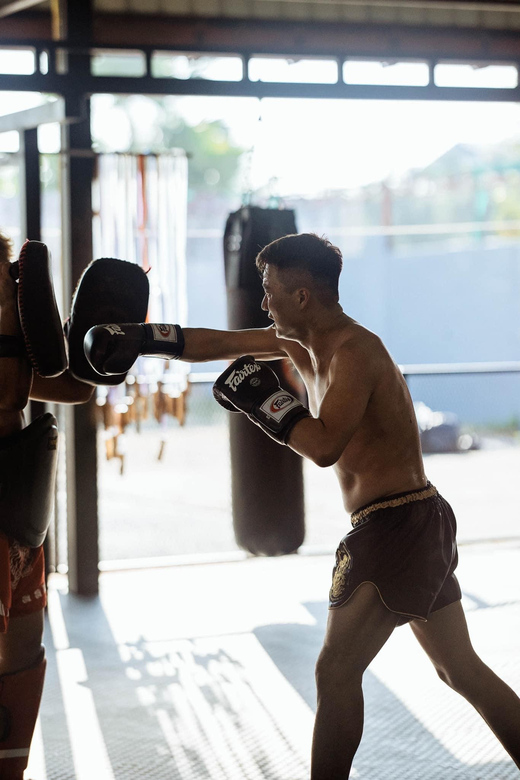 Chiangmai Muay Thai Training Academy - Experienced and Bilingual Instructors