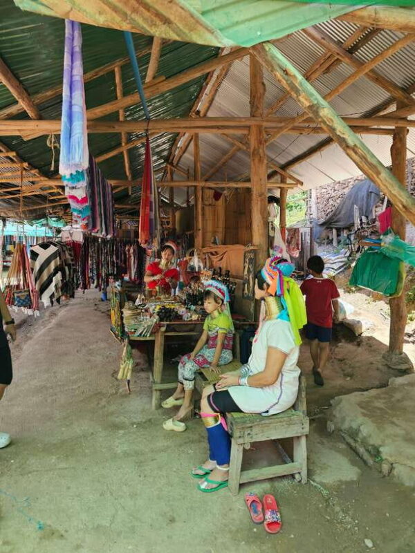 Chiangmai: Sticky Waterfall & Long-Neck Karen Village. - Cultural Experience