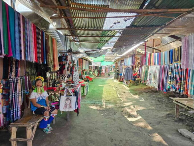 Chiangmai: Sticky Waterfall & Long-Neck Karen Village. - Reservation Details