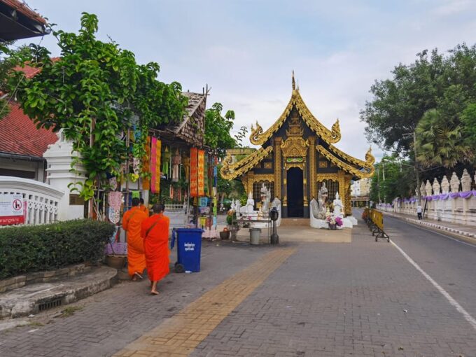 Chiangmai: Temple and City Tour Part 1 (Walking Tour) - What to Expect on the Tour