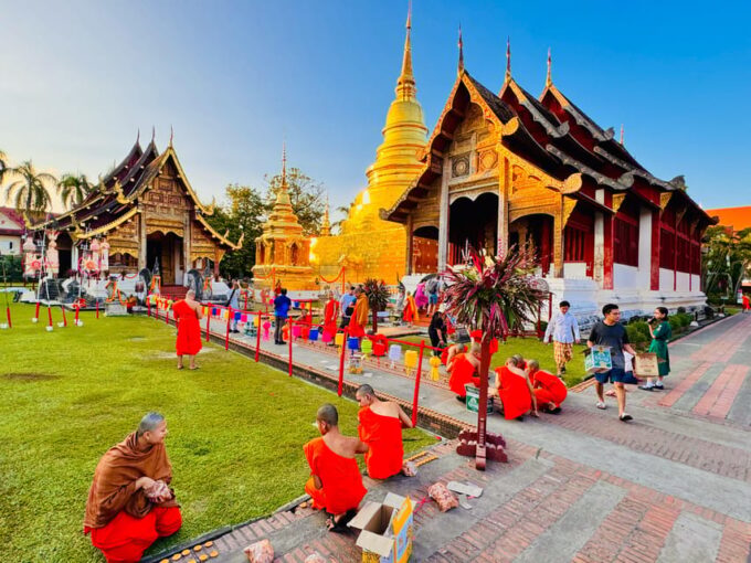 Chiangmai: Temple Walking Tour With Ex-Monk, Part 1. - Getting There and Getting Around