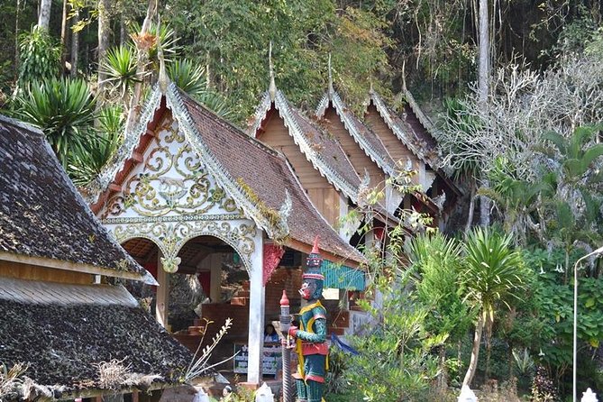 Chiangrai Round Trip Classic Tours 3 Days 2 Nights - Visiting Chiangdao Cave