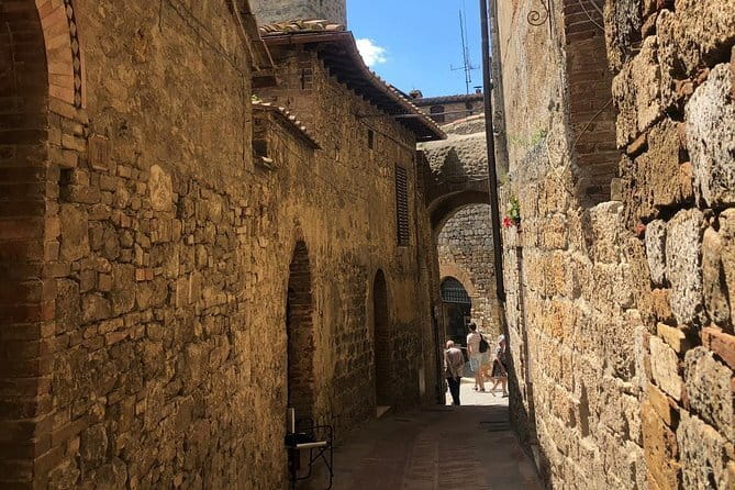 Chianti Region and San Gimignano Including Wine Tasting and Light Lunch - Pricing and Booking