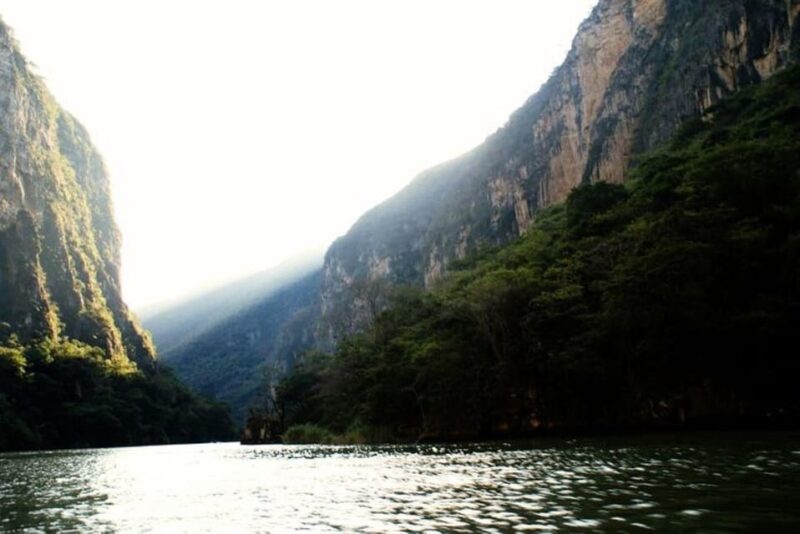 Chiapas: Tradition, Gastronomy, and Sumidero Canyon - Immerse in Parachicos and Fiesta Grande