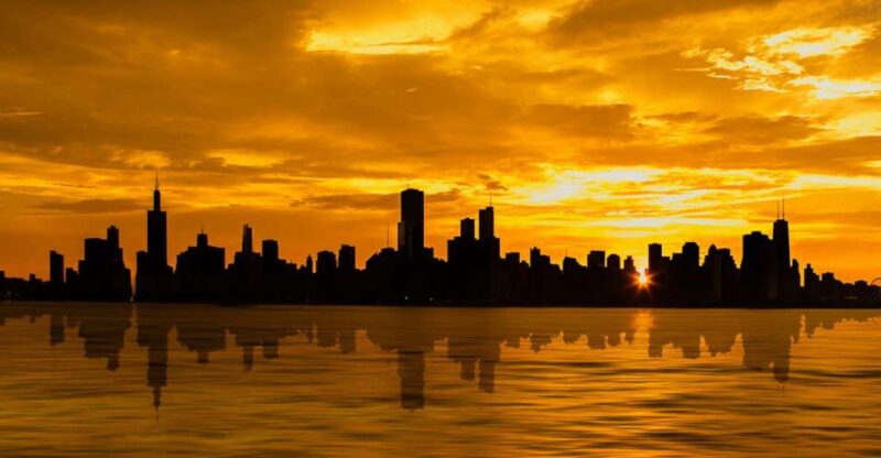 Chicago: 1.5-Hour Scenic Sunset Lake Cruise - Onboard Amenities