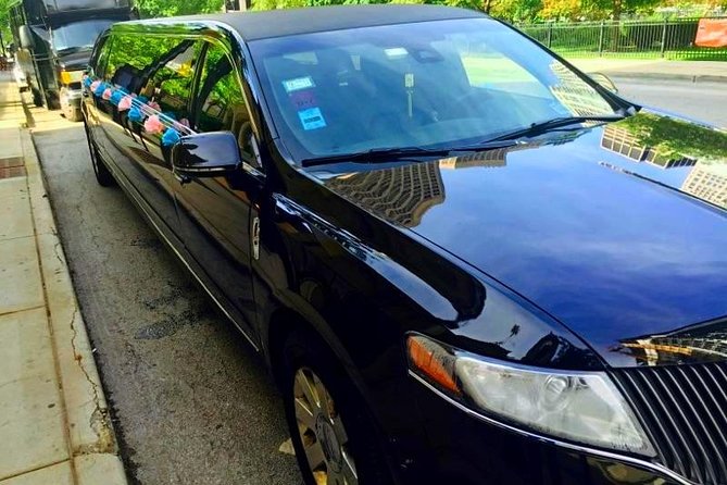 Chicago 2-Hour Sightseeing Transfer by Luxury Stretch Limo - Customizable Luxury Experience
