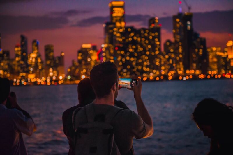 Chicago: 90-Minute River and Lakefront Cruise at Night - Accessibility and Amenities