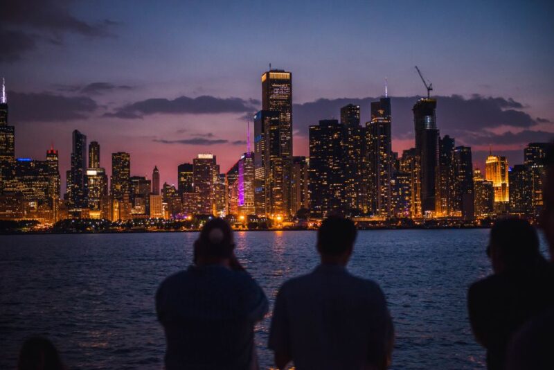 Chicago: 90-Minute River and Lakefront Cruise at Night - Lively Commentary and History