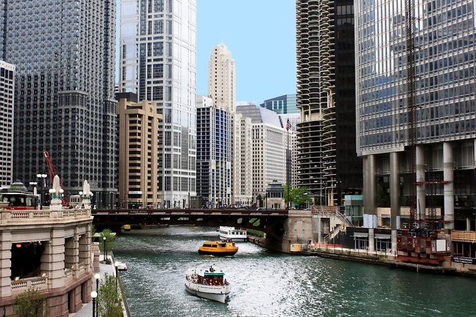 Chicago Airport Transfer: OHare Airport ORD to Chicago in Business Car - Professional Driver Assistance