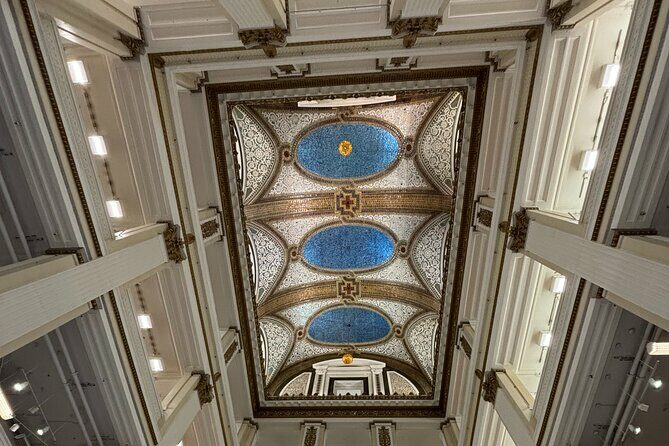 Chicago Architecture and Ghost Tour - Exploring the Details of the Tour