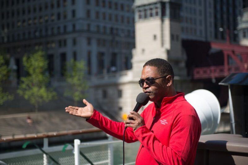 Chicago: Architecture Center Cruise on Chicagos First Lady - Multilingual Commentary and Audio
