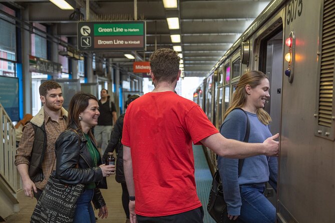 Chicago Architecture Experience by Train - Navigating the CTA Public Transportation