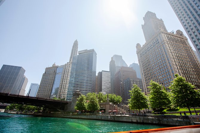 Chicago Architecture River Cruise - Onboard Amenities and Services