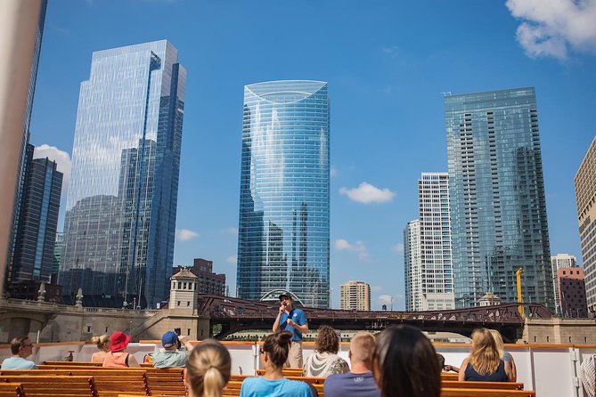 Chicago Architecture River Cruise in Spanish - Language and Commentary