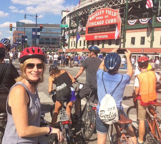 Chicago: Bikes, Bites, and Brews Biking Tour - Meeting Point and Attire