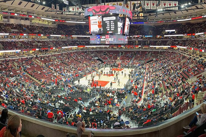 Chicago Bulls Basketball Game Ticket at United Center - What to Expect at the Game