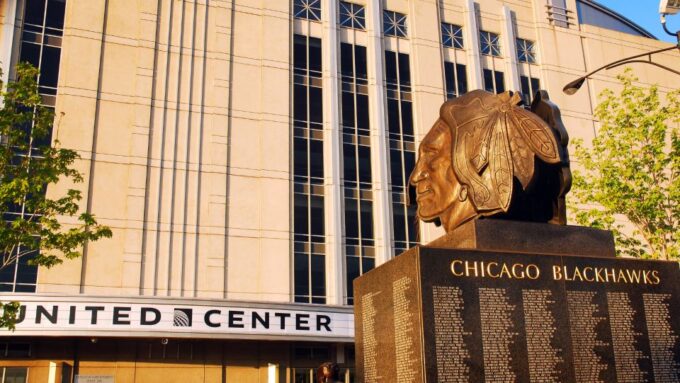 Chicago: Chicago Blackhawks NHL Game Ticket at United Center - Making the Most of Your Visit