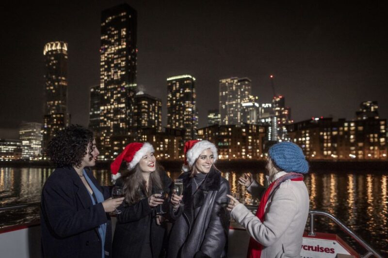 Chicago: Christmas Eve Gourmet Dinner Cruise Lake Michigan - Key Points