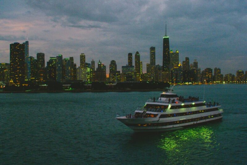 Chicago: Christmas Eve Gourmet Dinner Cruise Lake Michigan - Dining Menu