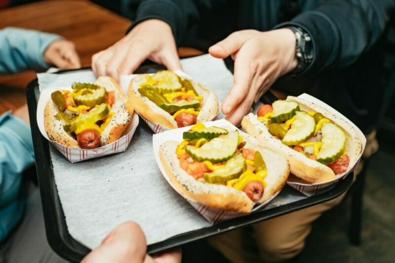 Chicago: Classic Food and Walking Tour with Free Bike/Kayak - Key Points