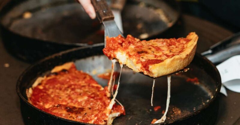 Chicago: Classic Food Walking Tour With Bike or Kayak Rental - Food and Beverage Highlights