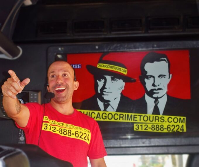 Chicago Crimes Night Tour - Immersive Criminal Tour Insights