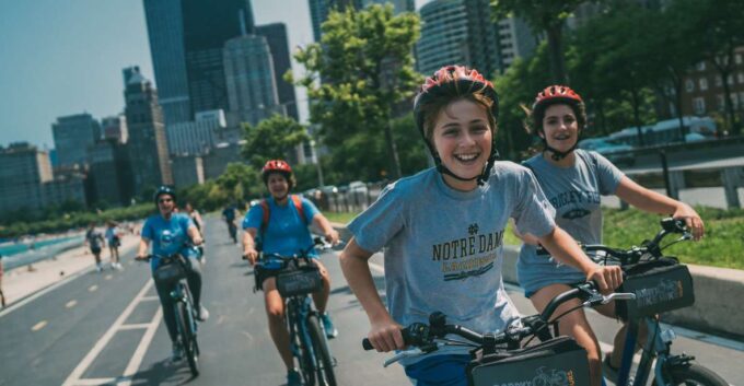 Chicago: Downtown Family Food Tour by Bike With Sightseeing - Local, Professional Guide
