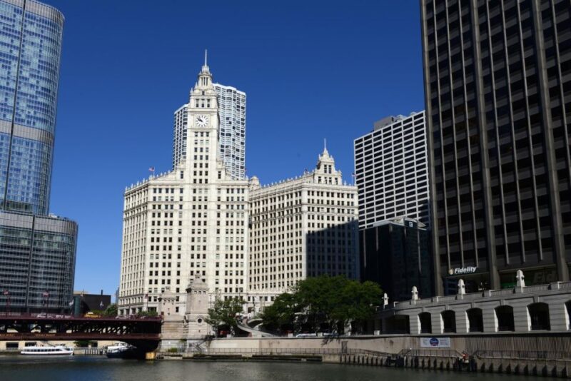 Chicago Downtown Highlights Private Walking Tour - Tour Inclusions
