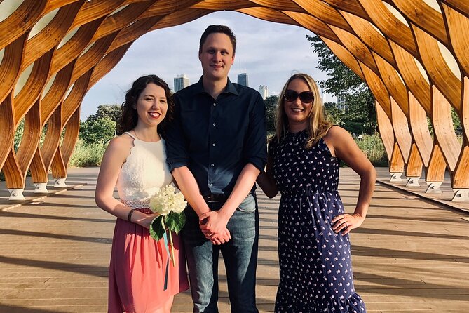 Chicago Elopement With City Landmark Photoshoot & Private Driver - Frequently Asked Questions