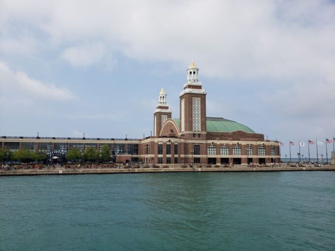 Chicago: Family Fun Urban Adventure River and Lake Cruise - Preparing for the Cruise