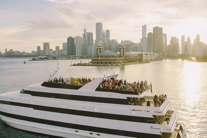 Chicago Fireworks Dinner Cruise on Lake Michigan - Key Points