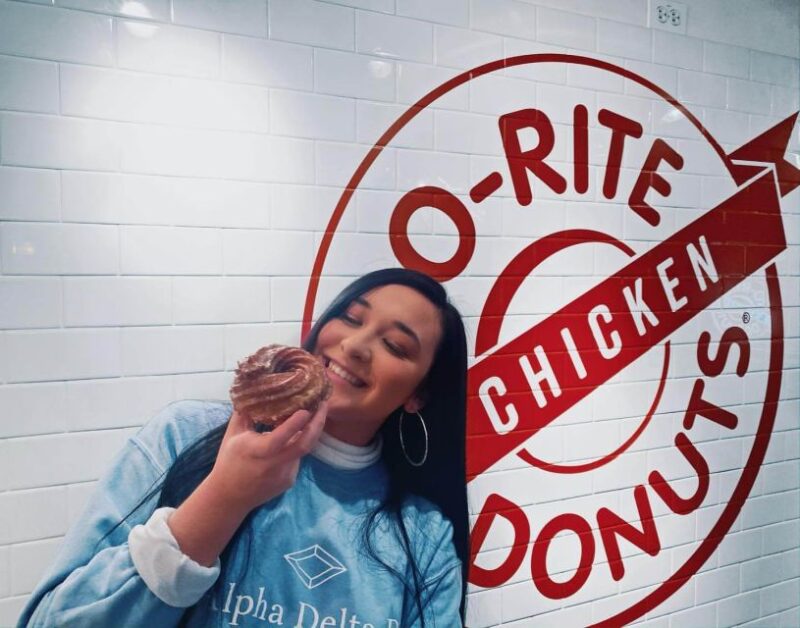 Chicago Foodie Tour: Windy City Favs (Private&All-Inclusive) - Iconic Chicago Dishes