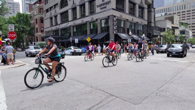 Chicago: Full-Day or Half-Day Bike Rental - Suitable for Various Traveler Types
