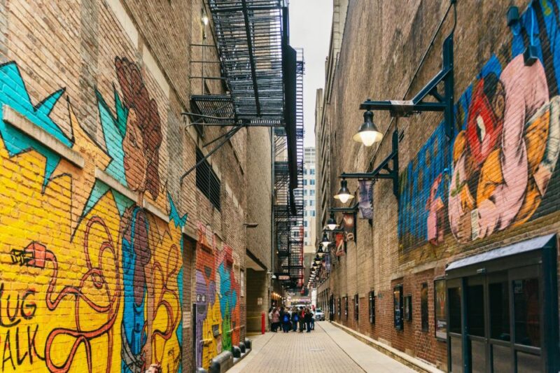 Chicago: Gangsters and Ghosts Guided Walking Tour - Itinerary Details