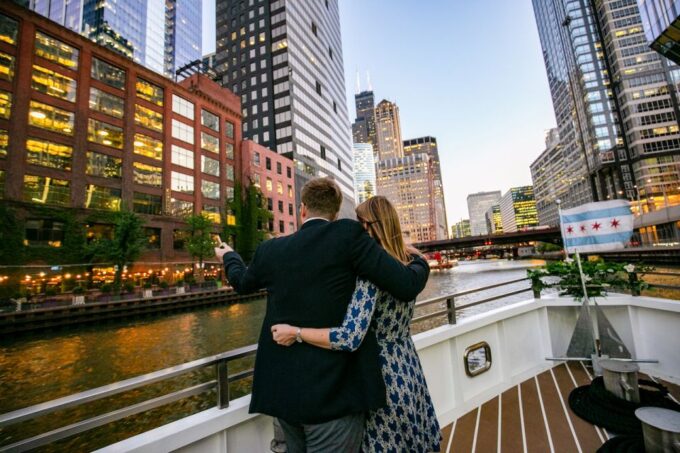 Chicago: Gourmet Brunch, Lunch, or Dinner River Cruise - Included Amenities and Services