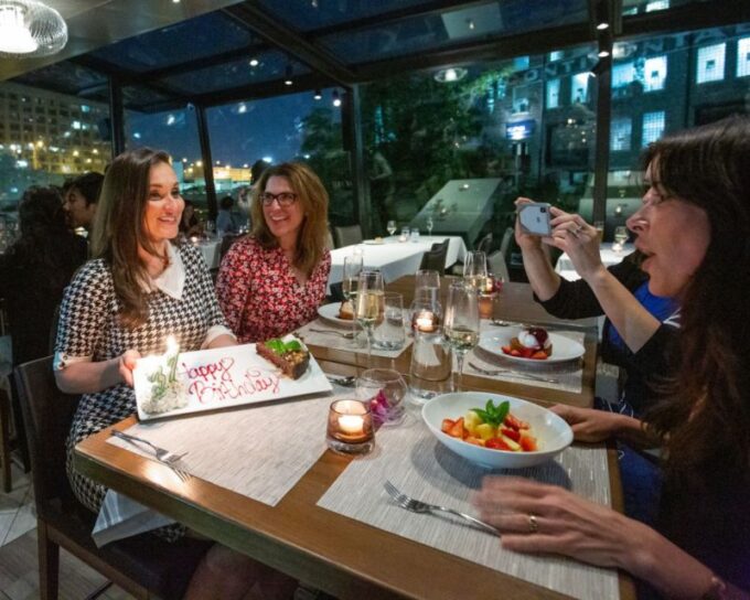 Chicago: Gourmet Brunch, Lunch, or Dinner River Cruise - Dress Code and Accessibility