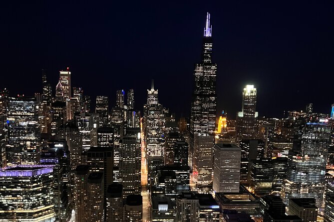 Chicago Helicopter 10-Minute Tour for up to Three Passengers - Passenger Capacity