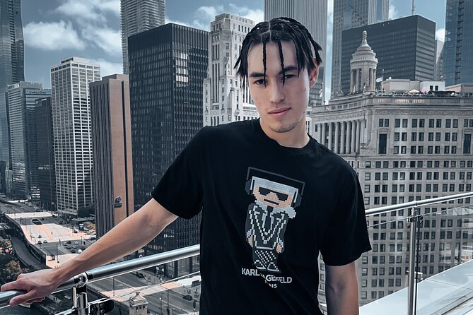 Chicago Insta Walk With Digital and Polaroid Photoshoot - Professional Photography Expertise