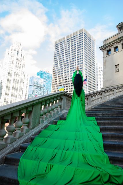 Chicago: Luxury Private Flying Dress Photoshoot 2 Locations - Key Points