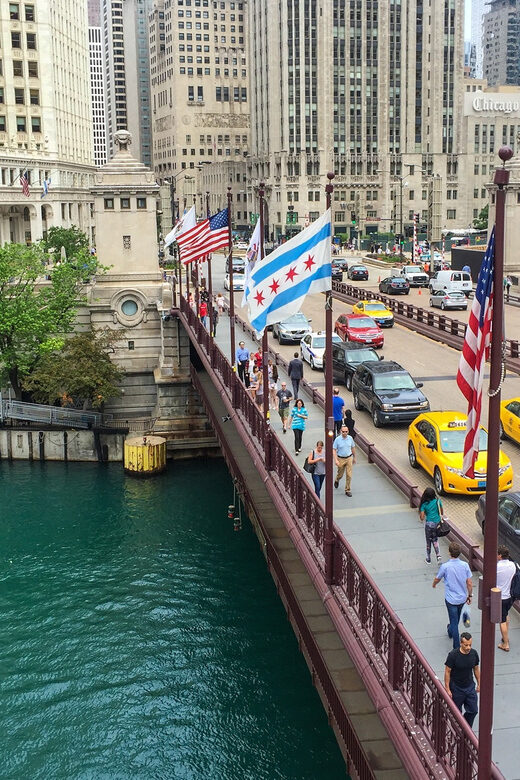 Chicago: Magnificent Mile Walking Tour - The Architectural Center Visit